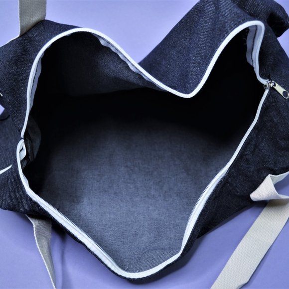 NWOT Private Party "Will Workout for Cupcakes" Denim Gym Bag - Picture 7 of 10
